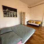 Wenceslas Square 150 M2