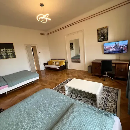 Wenceslas Square 150 M2 *