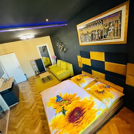 Apartmán Wenceslas Square 150 M2 *